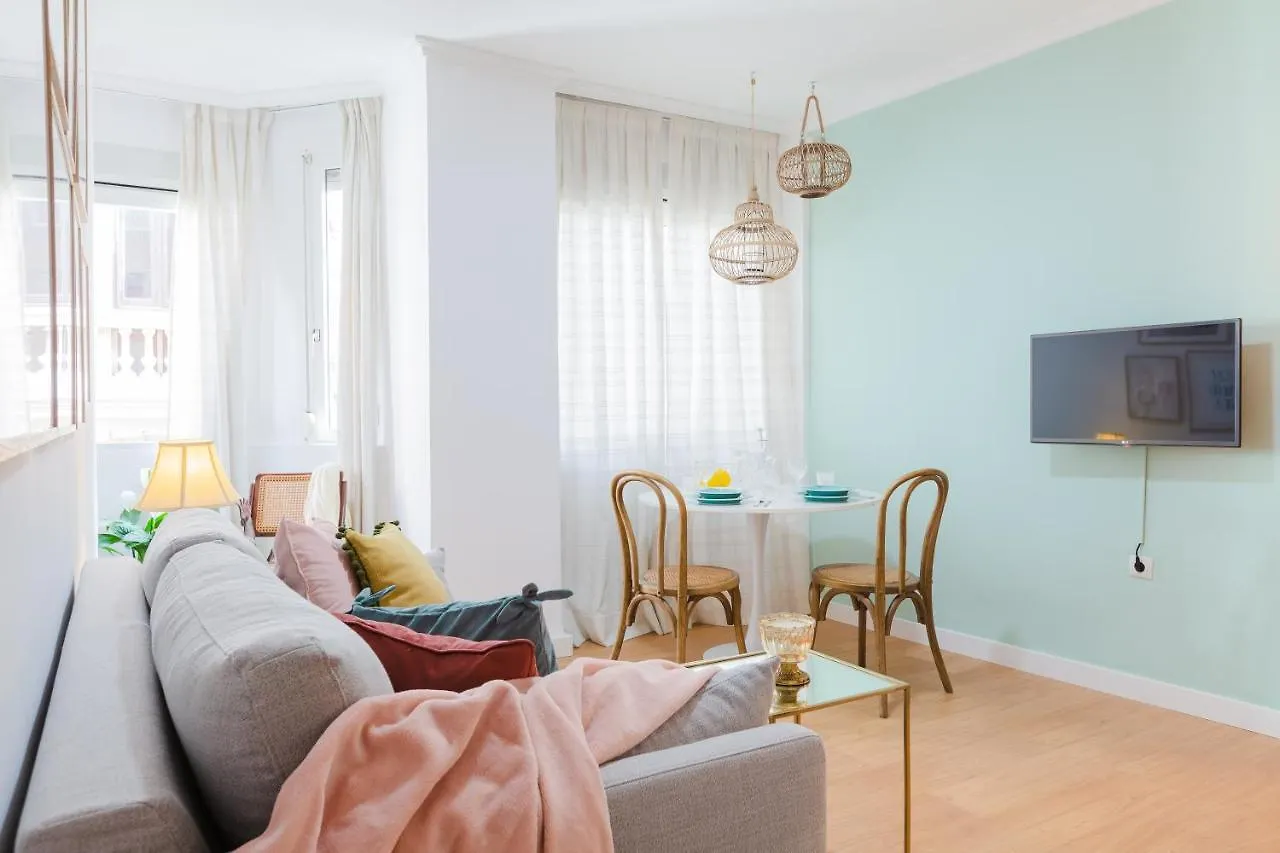 Atarazanas: Apartamento De Dos Habitaciones Malaga